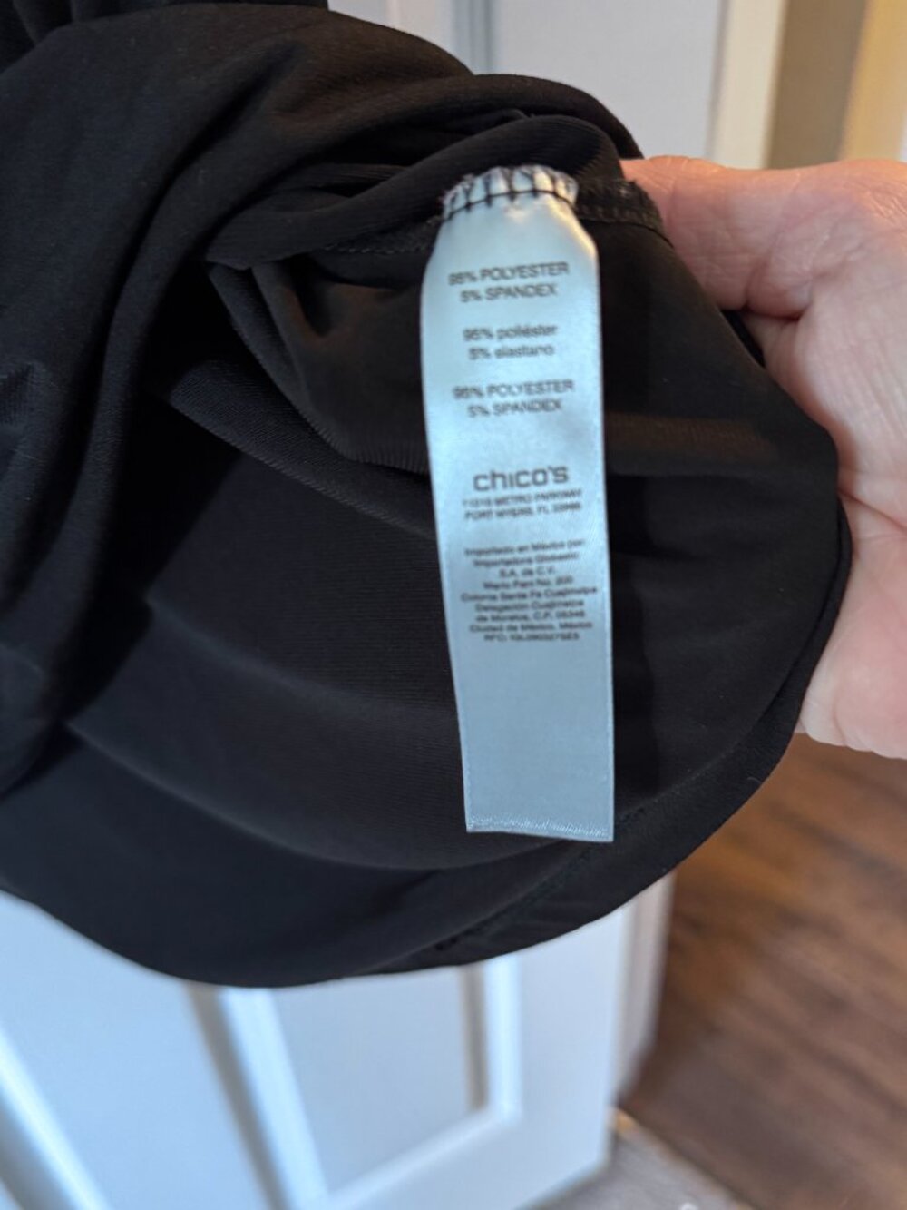 Chico's Black Short Sleeved Blouse/Shirt Size 3 - Picture 5 of 7